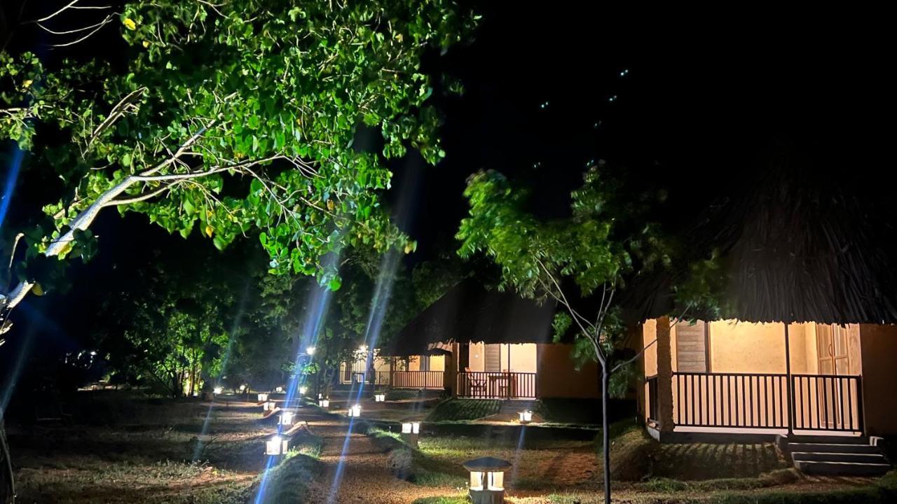 Saffron Lake Yala Tissamaharama Exterior photo