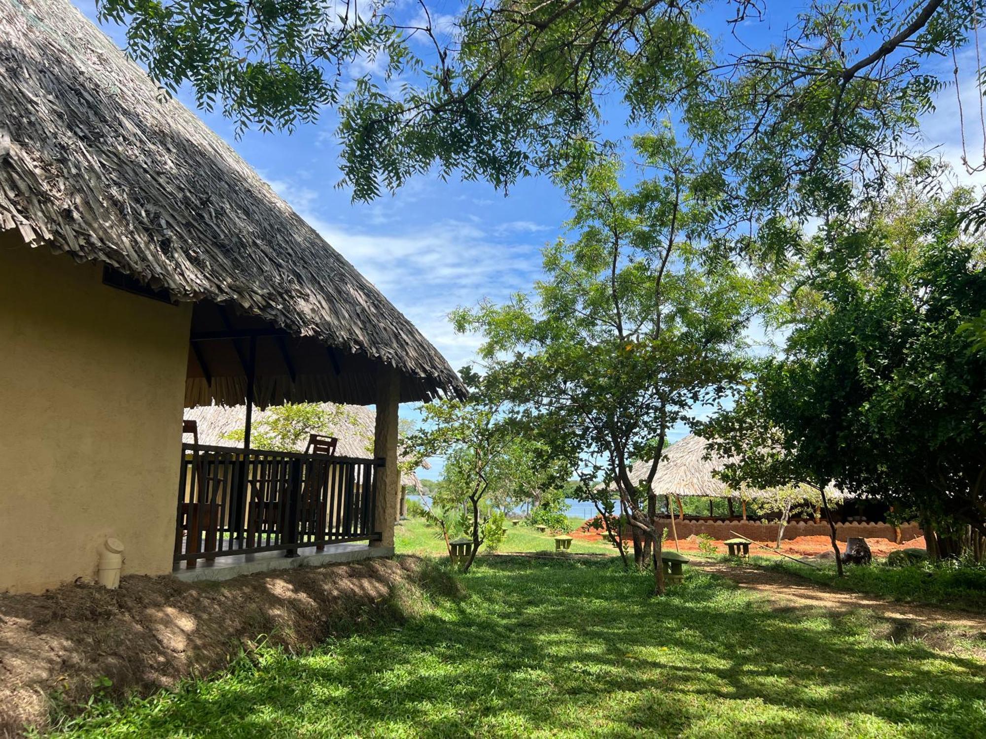 Saffron Lake Yala Tissamaharama Exterior photo