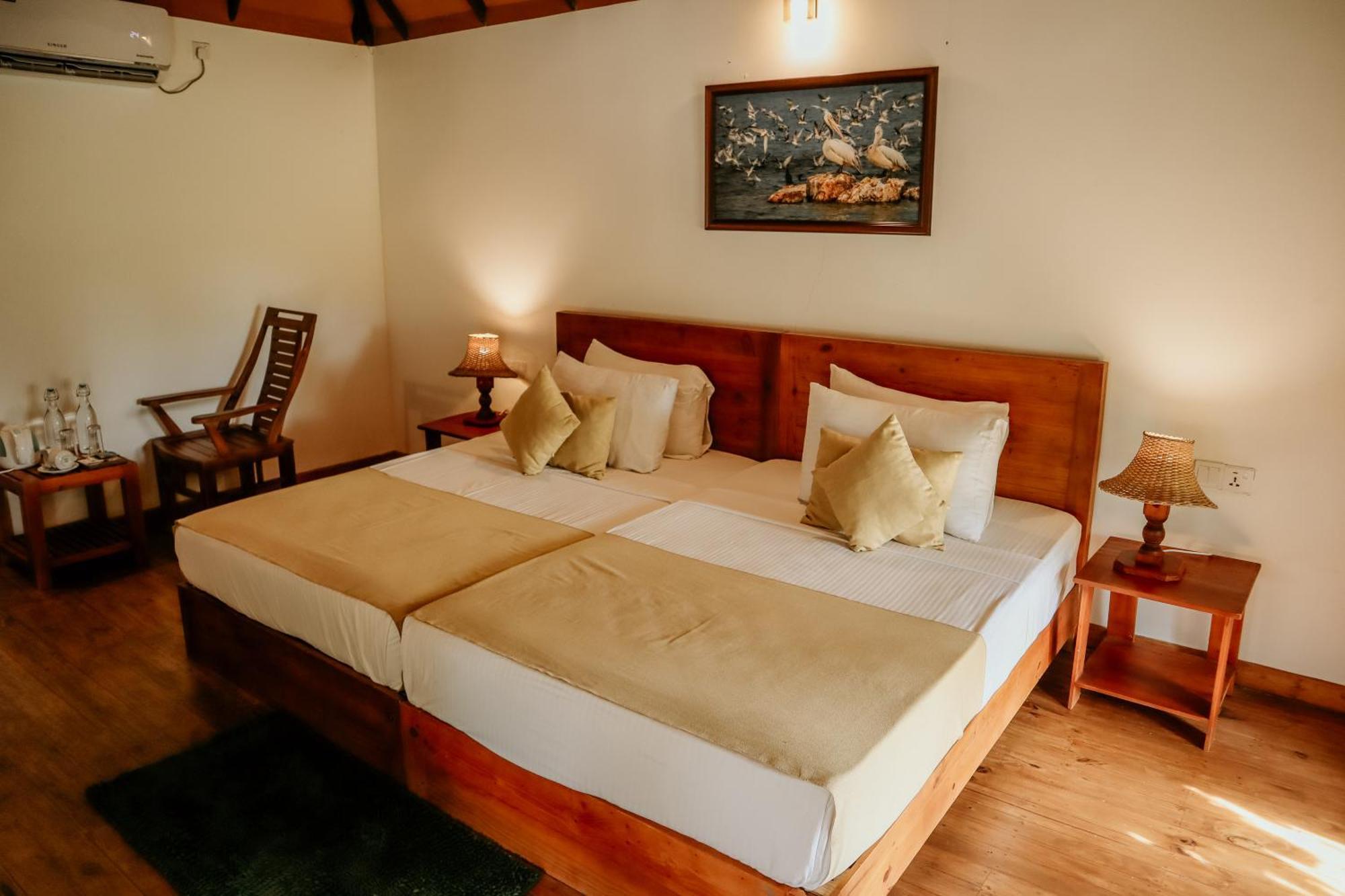 Saffron Lake Yala Tissamaharama Exterior photo