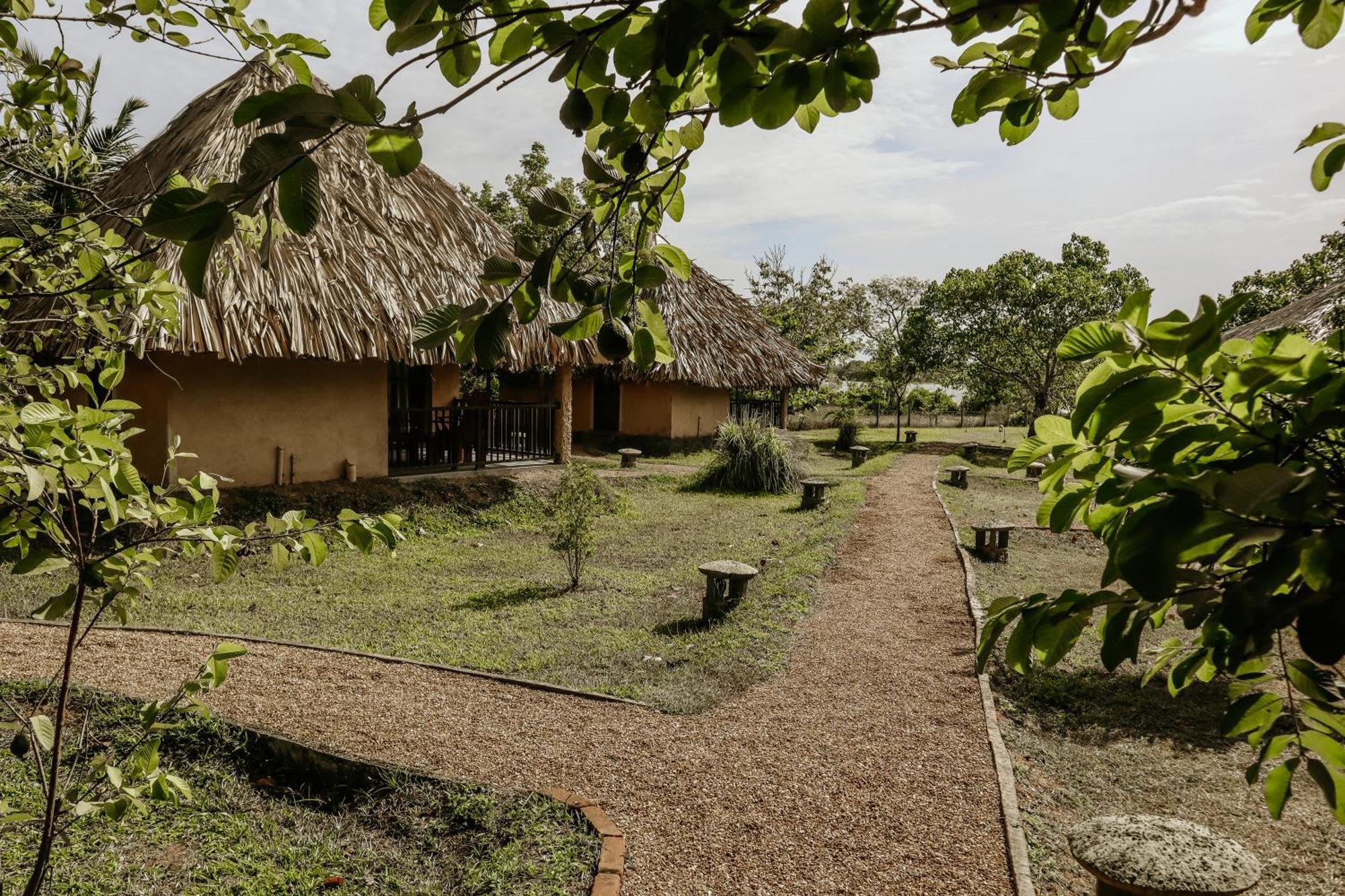 Saffron Lake Yala Tissamaharama Exterior photo